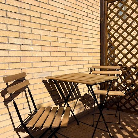 Isola 163 Guest House Фиумичино Екстериор снимка